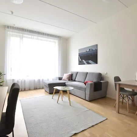 Stylish Studio With Free Private Parking & Wi-fi Apartmán