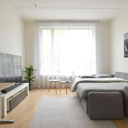 Stylish Studio With Free Private Parking & Wi-fi *