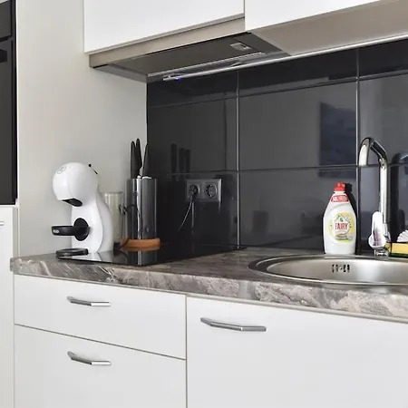 Διαμέρισμα Stylish Studio With Free Private Parking & Wi-fi